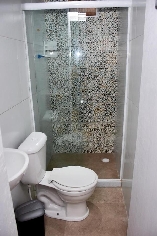- - Casa Compartilhada Homestay *